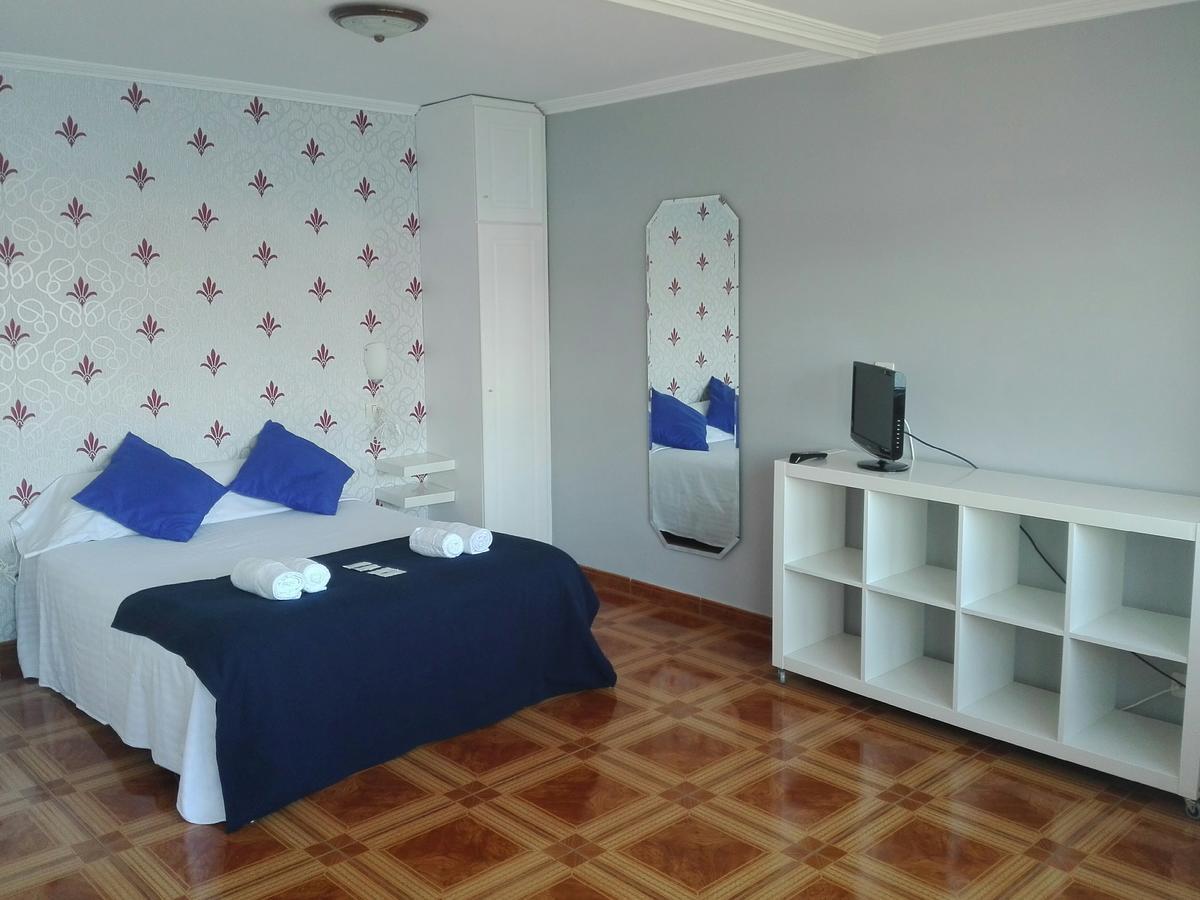 Aparthotel Corcubion Playa De Quenxe Exterior photo